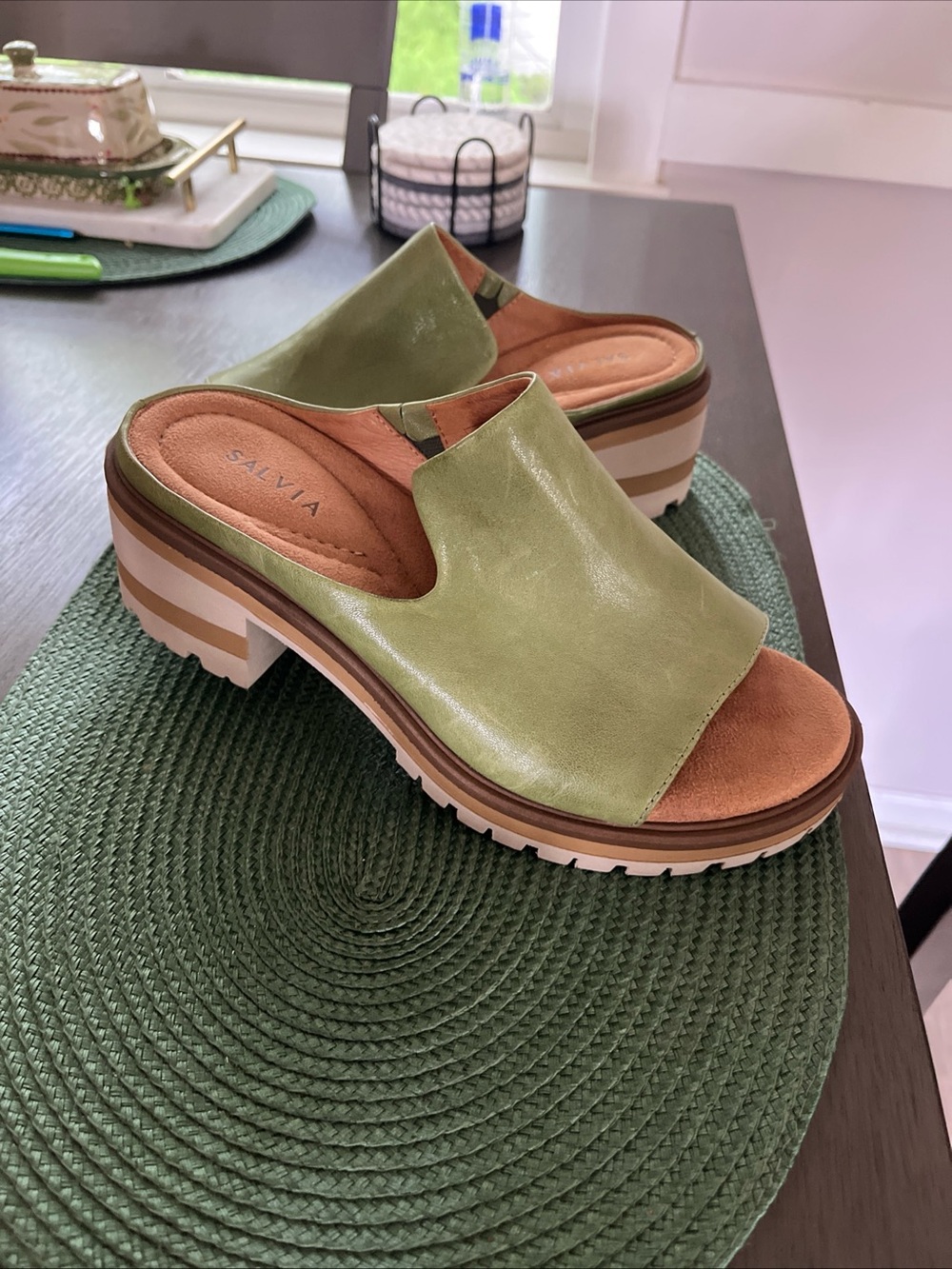 Salvia Harper Green Nappa Leather Womens Sz. 39/8 NWOB Comfort Sandal